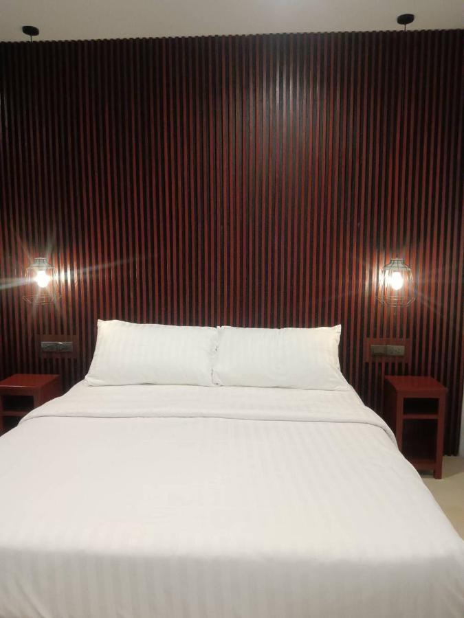 Beach House By Rose Massage Praia de Nai Thon Exterior foto