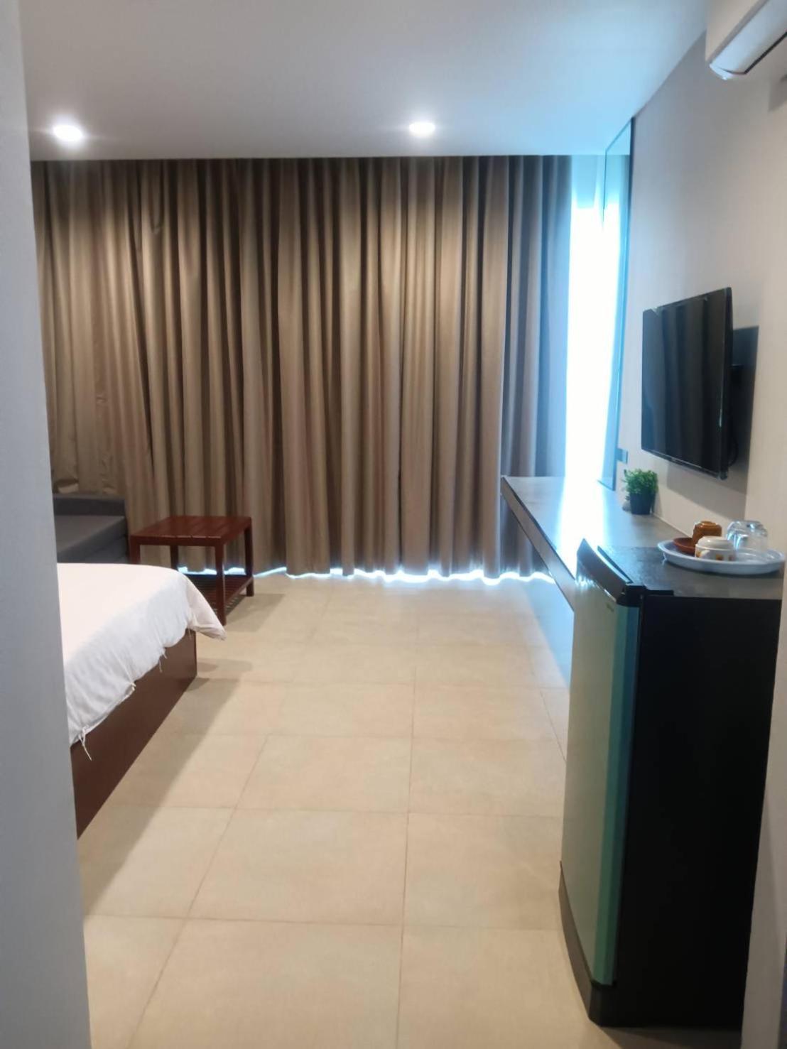 Beach House By Rose Massage Praia de Nai Thon Exterior foto